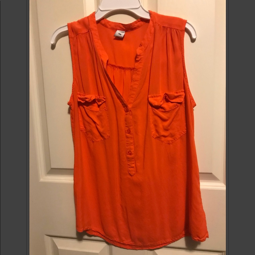 Button tank top